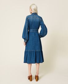 Robe longue en jean avec patch brodé Bleu "Denim Moyen" Femme 221AT234C-05
