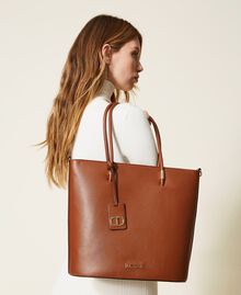 Vertical shopper with logo tag Leather Brown Woman 222TB7435-0S