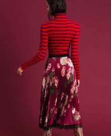 Long pleated skirt in floral twill