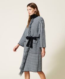 Jacquard knit coat with houndstooth pattern Snow / Black Houndstooth Pattern Woman 222TT3150-02