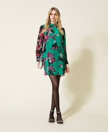 Kurzes Kleid aus geblümtem Krepon Print Autumn Flowers „Peppermint“-Grün / Schwarz Frau 222TP2690-0T