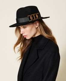 Hut aus Wolltuch mit stilisierter Trense Schwarz Frau 222TO5053-0S