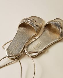 Sandales en cuir lamé avec nœud Or Lamé Femme 221TCT036-04