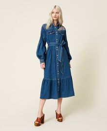Robe longue en jean avec patch brodé Bleu "Denim Moyen" Femme 221AT234C-02