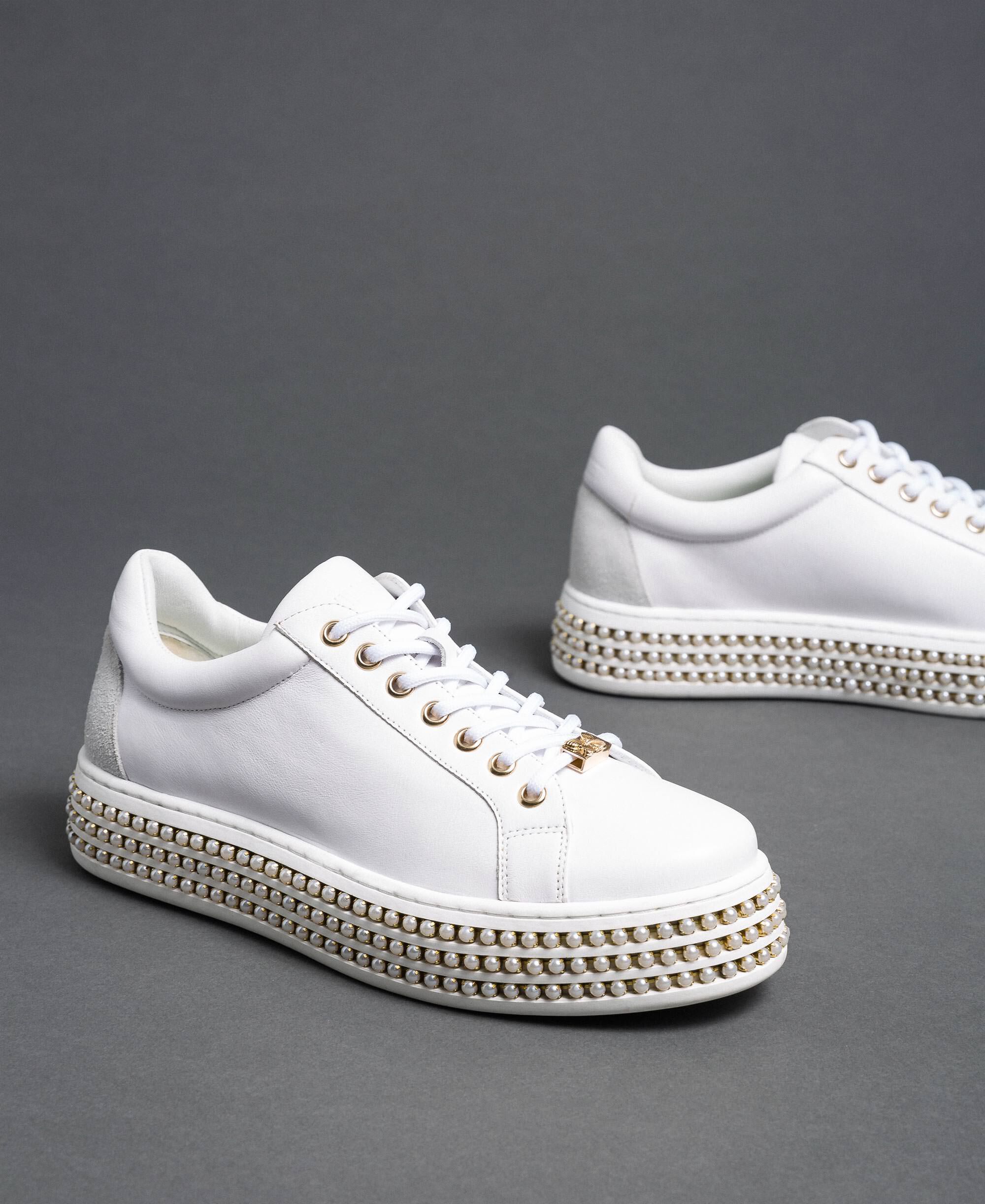 Platform sole trainers with pearls 