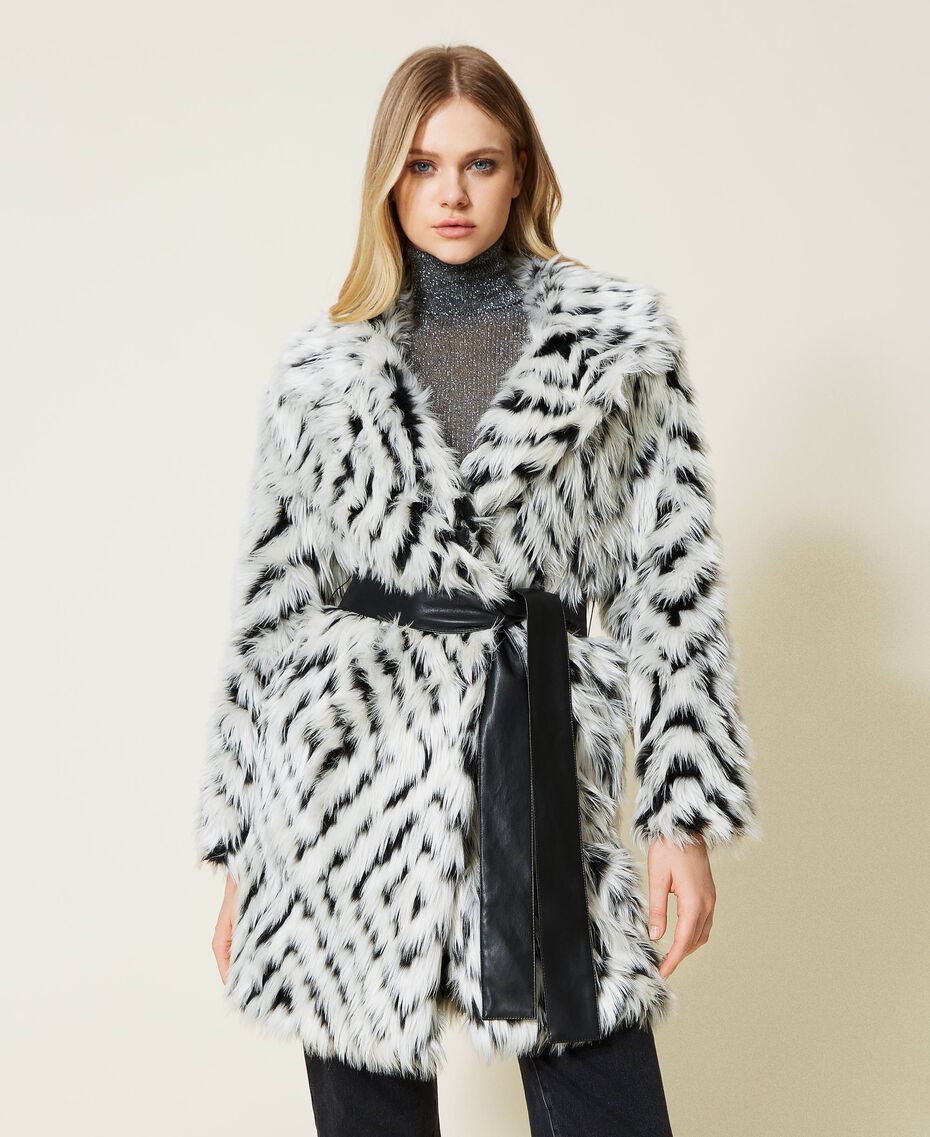 Faux fur coat with chevron pattern "Snow" White / Black Soft Chevron Woman 222TT2103-02