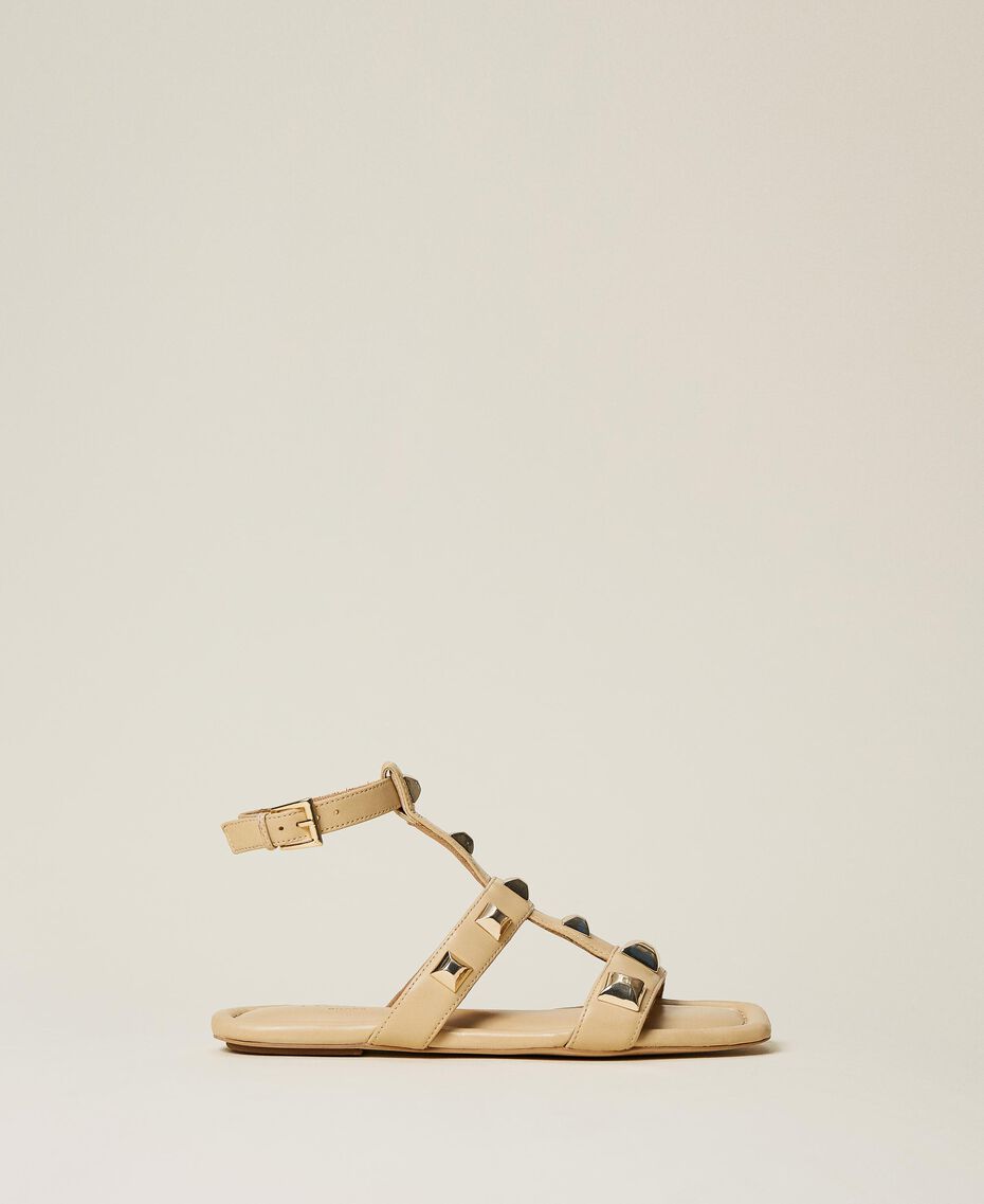 Sandale aus Nappaleder mit Nieten Nudebeige Frau 221TCP054-01