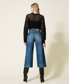 High-Waist-Jeans in Cropped-Länge mit Bleichstellen Denimblau Frau 222TP2390-03
