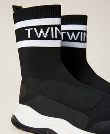 Zapatillas de estilo calcetín con logotipo Negro Niño 222GCJ100-04
