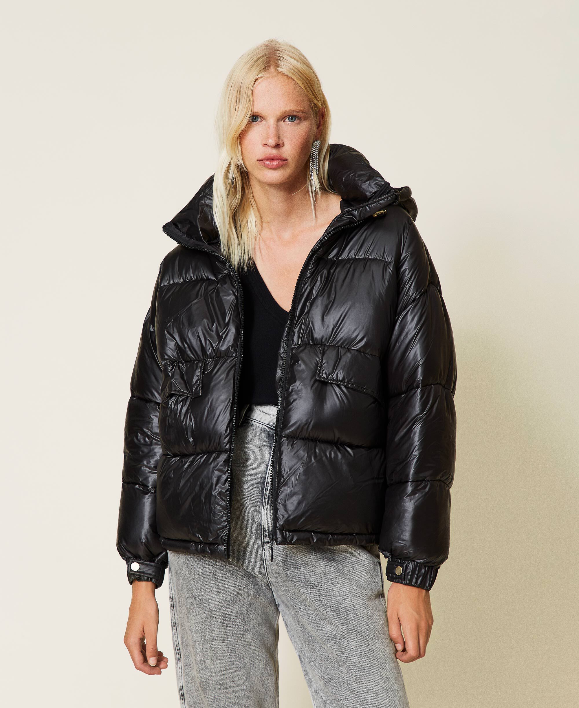 Ultra-light puffer jacket with hood Woman, Black | TWINSET Milano