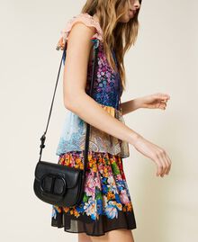 Shoulder bag with enamelled logo Black Woman 221TB7171-0S