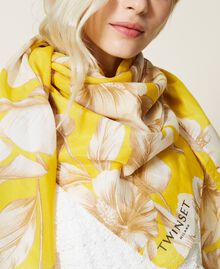 Keffieh en soie mélangée avec imprimé floral Imprimé Hibiscus Jaune/Blanc « Neige » Femme 221TO504E-0S