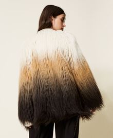 Manteau en fausse fourrure dégradée Beige « Natural Shades » Femme 222AP206B-04