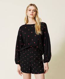 Crêpe blouse with embroidered hearts Red / Black Heart Embroidery Woman 222TP223B-02