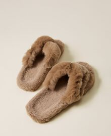 Criss-crossed faux fur slippers Dark Cream Woman 222LLPZBB-03