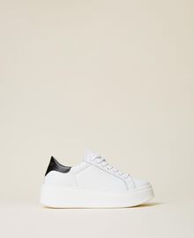 Sneakers aus Leder mit Kontrastdetail Zweifarbig Optisches Weiß / Schwarz Frau 222TCP100-03