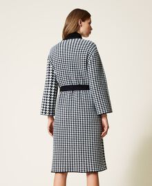 Jacquard knit coat with houndstooth pattern Snow / Black Houndstooth Pattern Woman 222TT3150-03