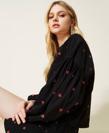 Crêpe blouse with embroidered hearts Red / Black Heart Embroidery Woman 222TP223B-05