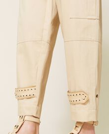 Pantalon cargo avec broderies ajourées Rose « Cuban Sand » Femme 221TP2414-06