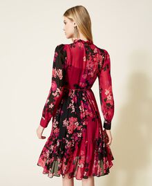 Midi creponne floral dress Fuchsia / Black Autumn Flowers Print Woman 222TP2692-04