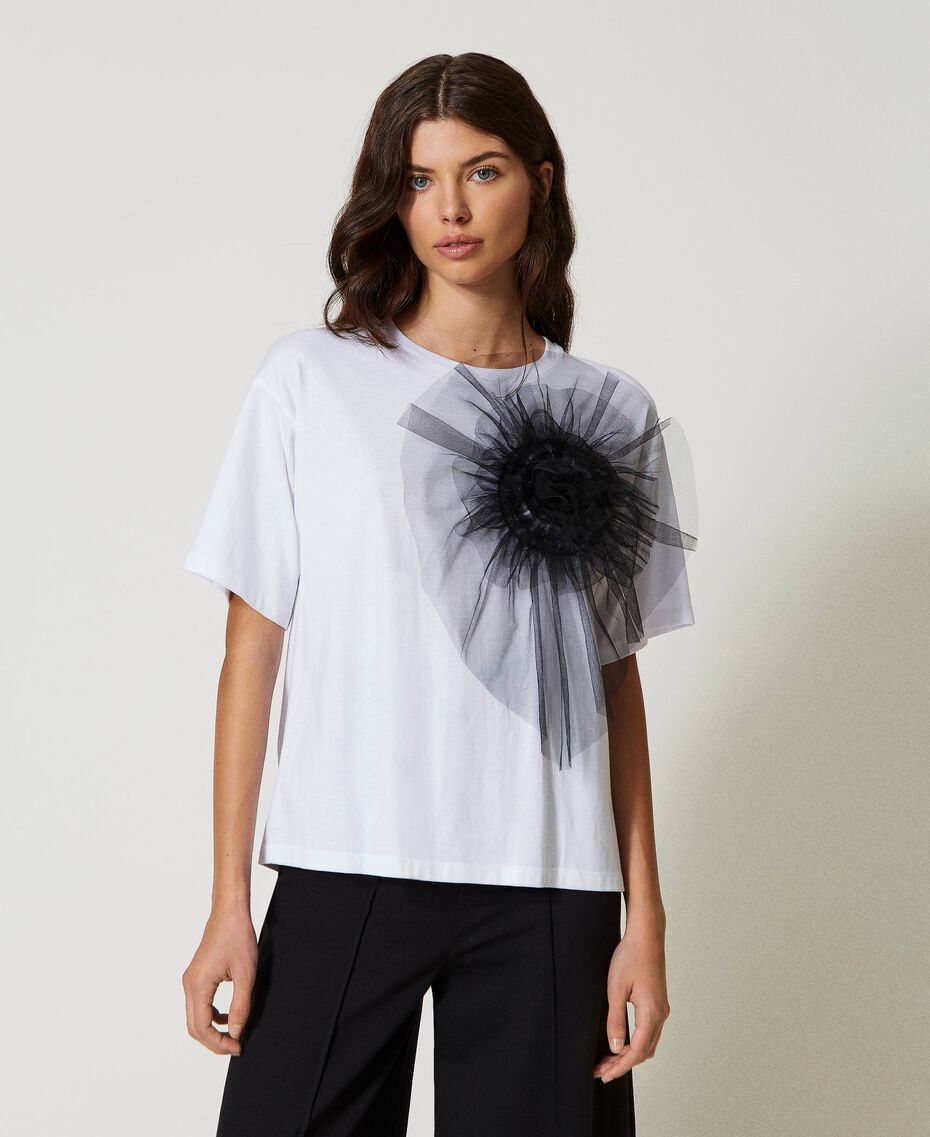 T-shirt with tulle flower Two-tone "Papyrus" White / Black Woman 231AP2330-02
