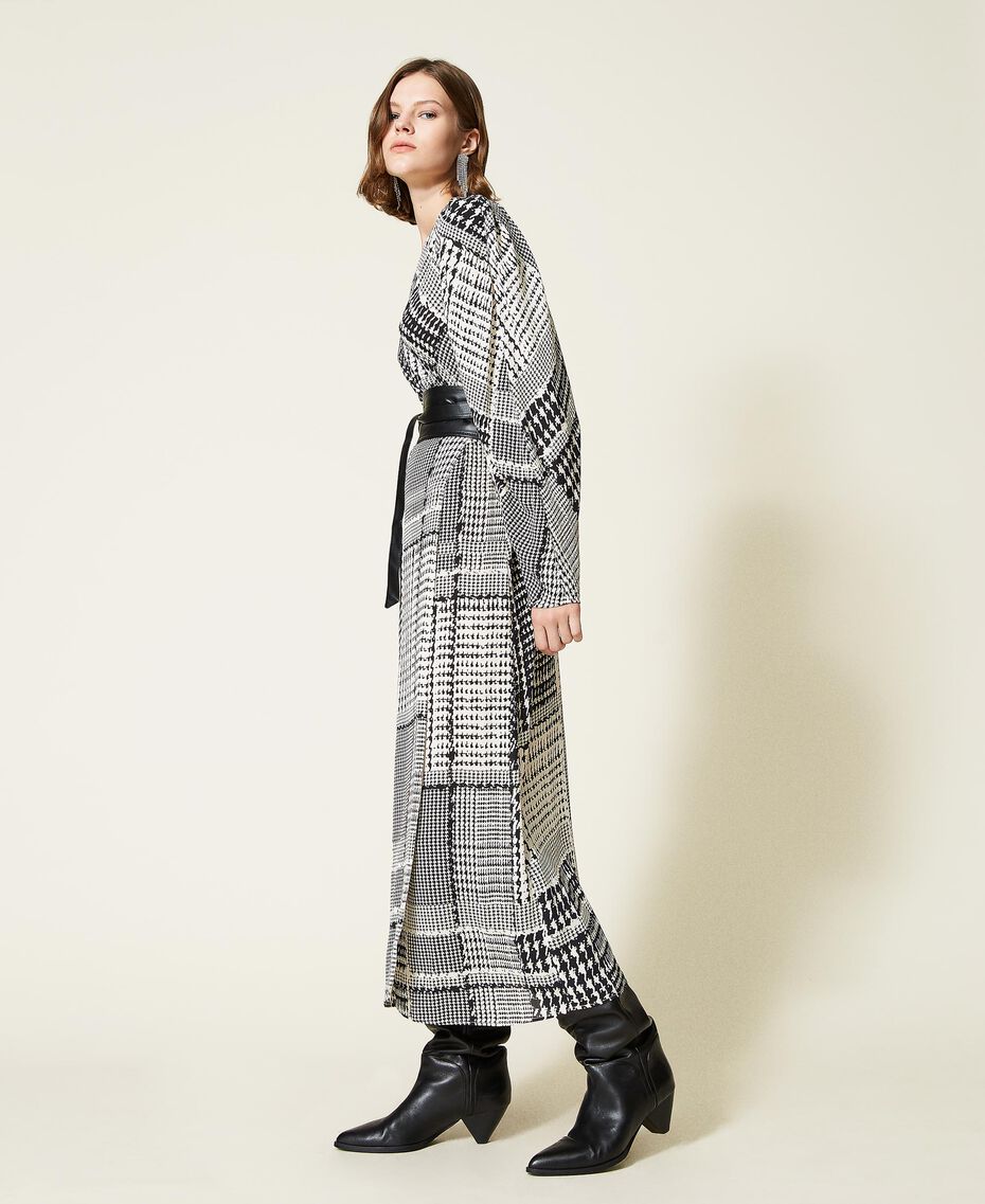 Robe longue avec imprimé pied-de-poule Imprimé Carreaux Bicolore Noir / Blanc « Neige » Femme 212TT234A-02