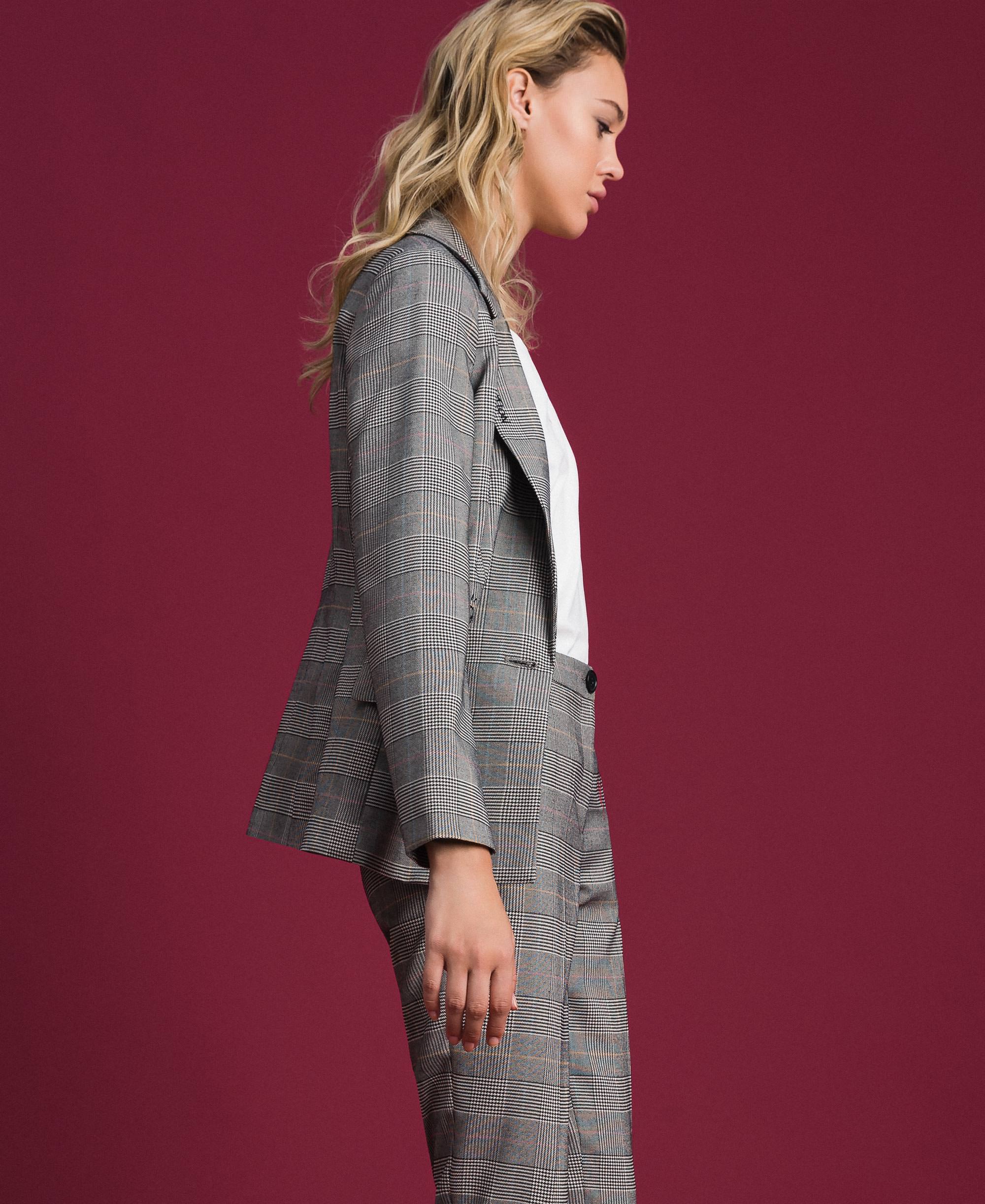 Giacca blazer in principe di Galles con ricami