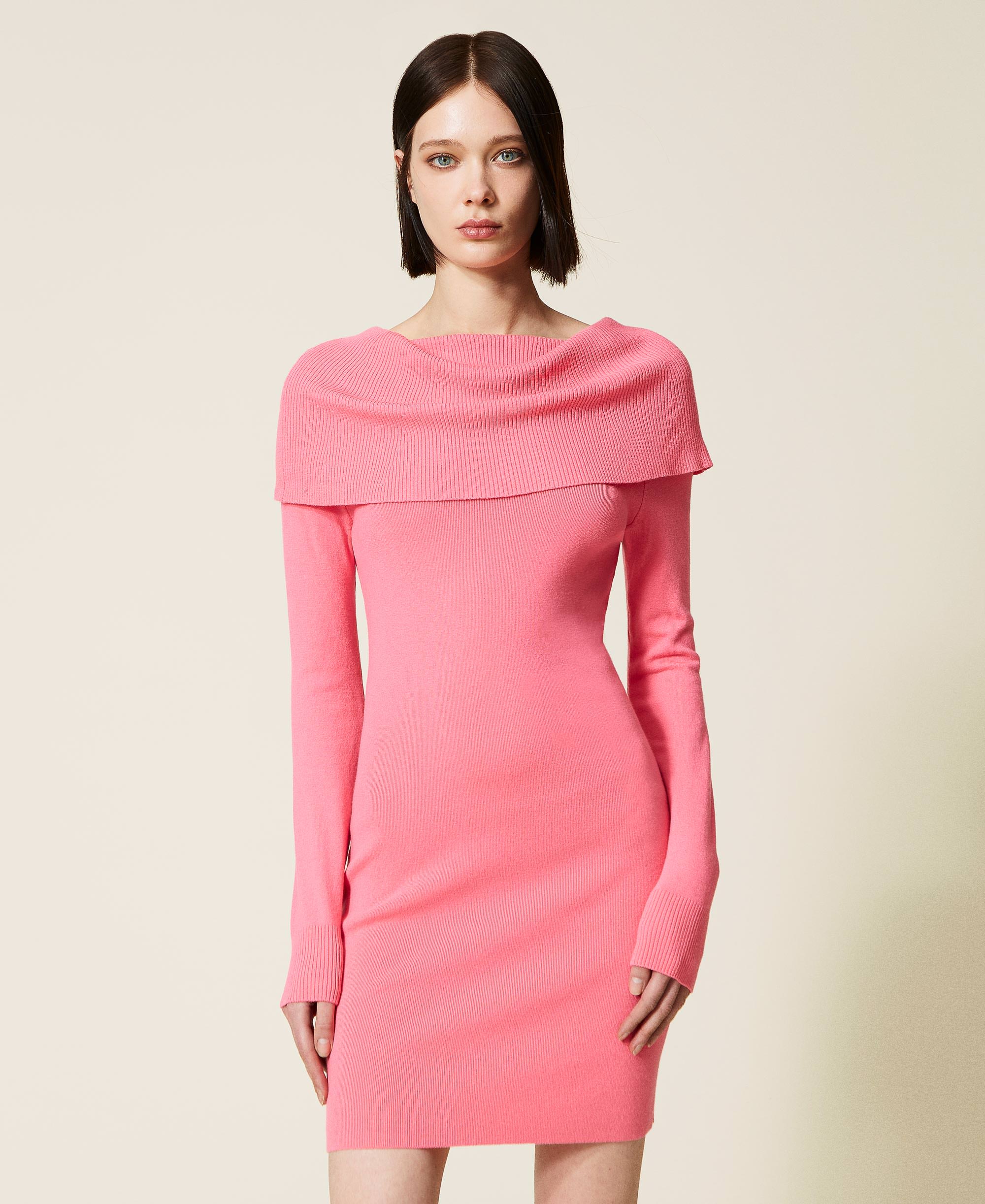 Fitted knit dress with maxi collar 