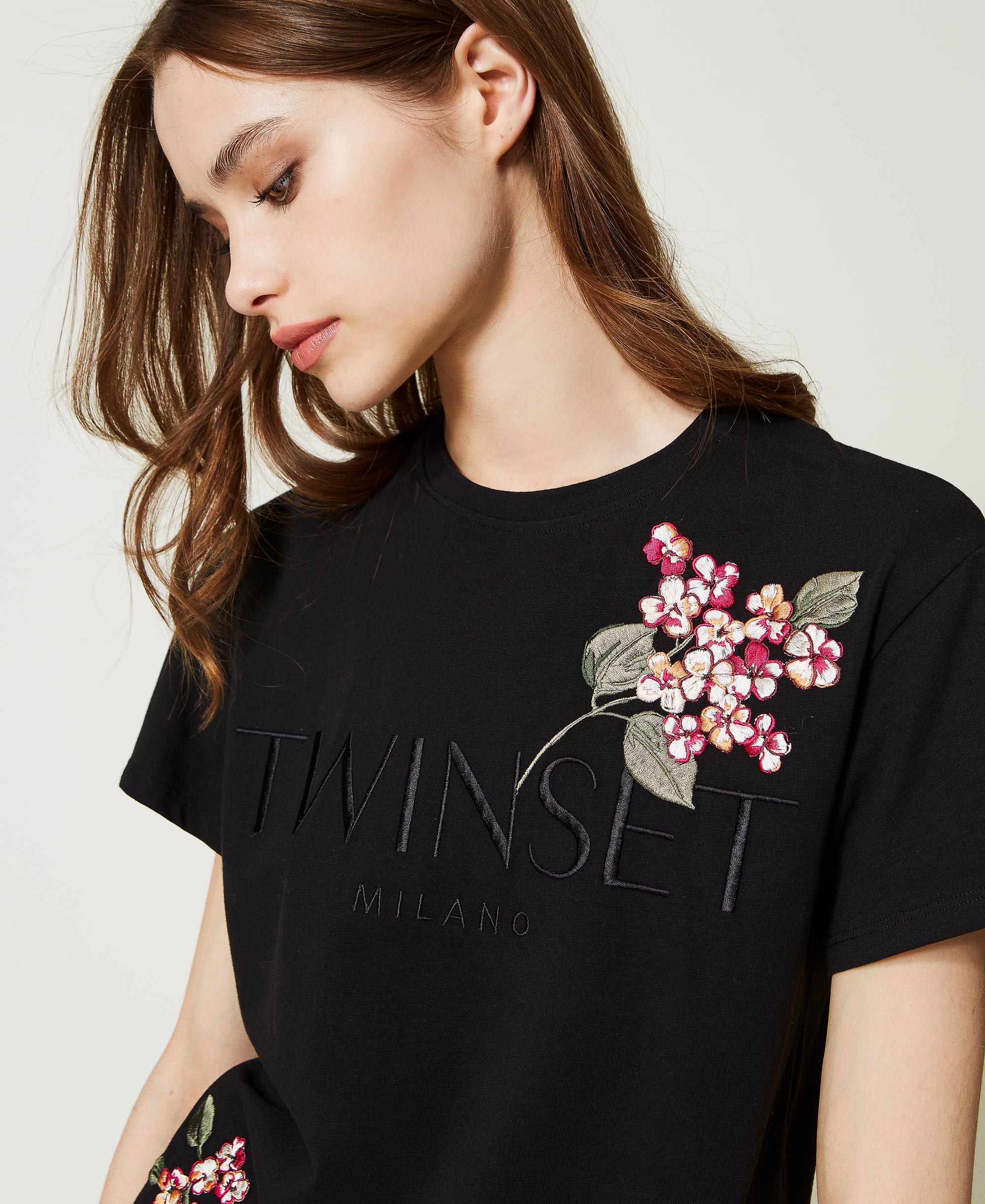 Alojamiento montón acoplador Camiseta con logotipo y bordado Mujer, Negro | TWINSET Milano