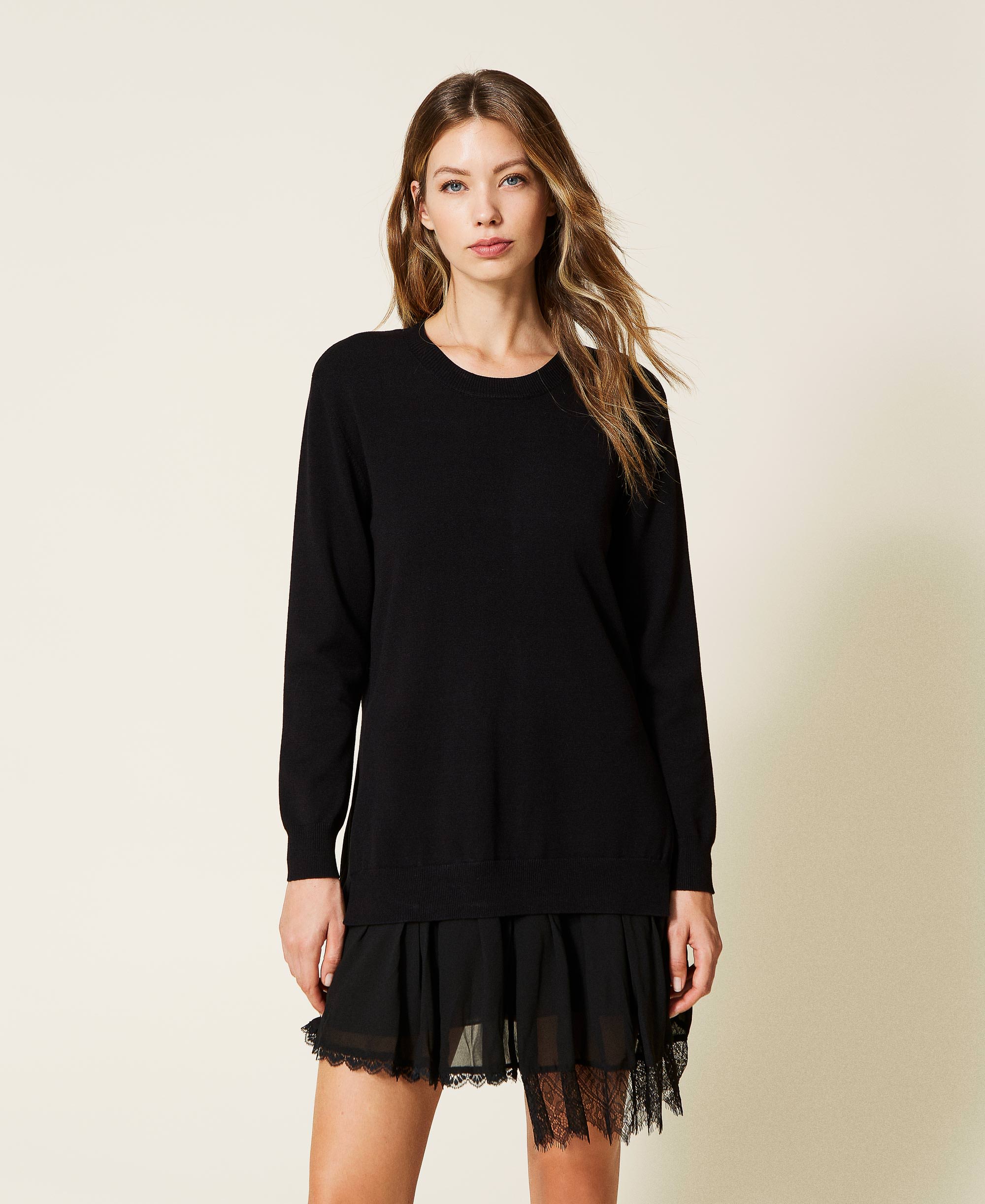 Knit dress with insert and lace Woman 