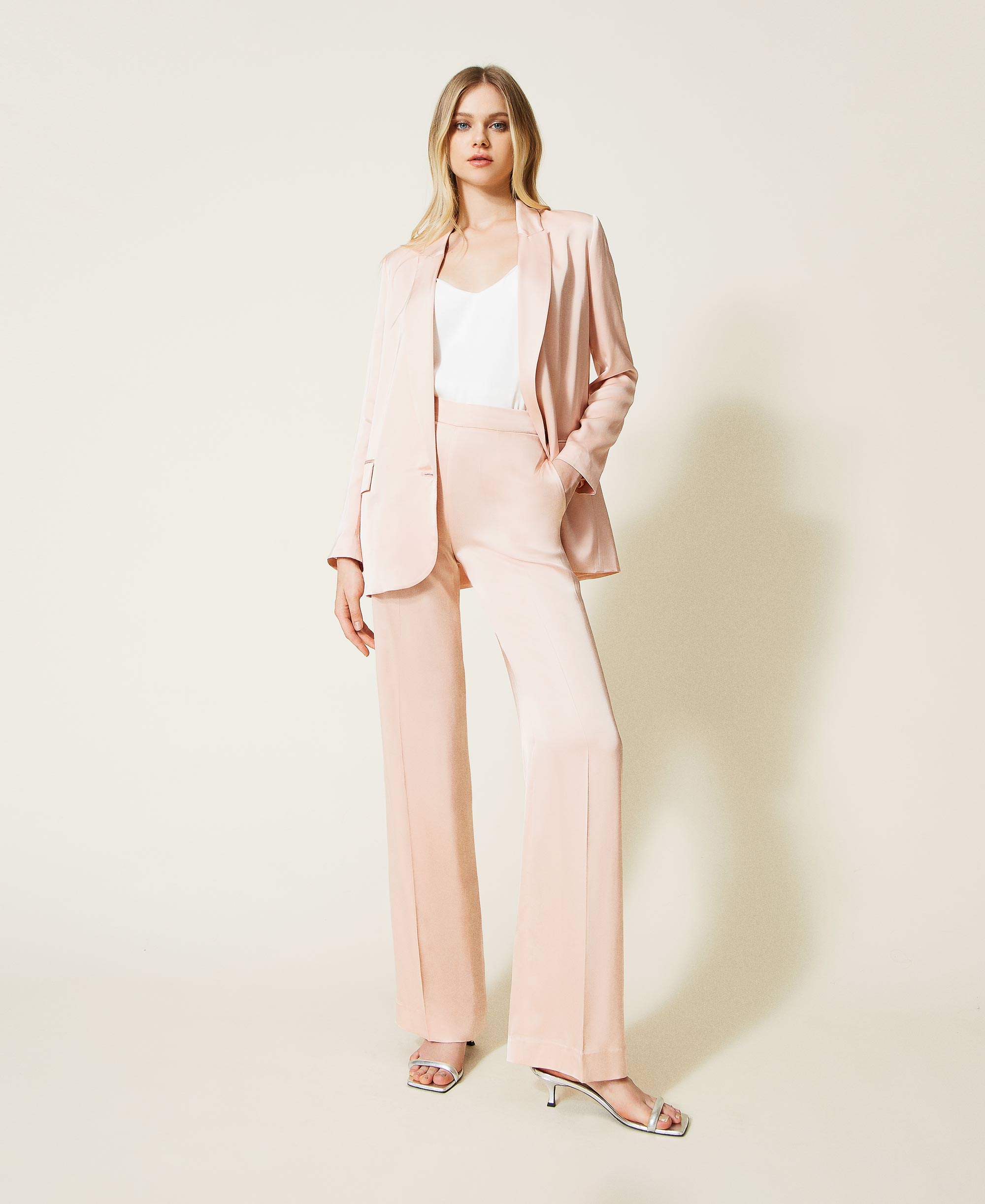 Pantaloni palazzo: i modelli eleganti e cool per la primavera-estate