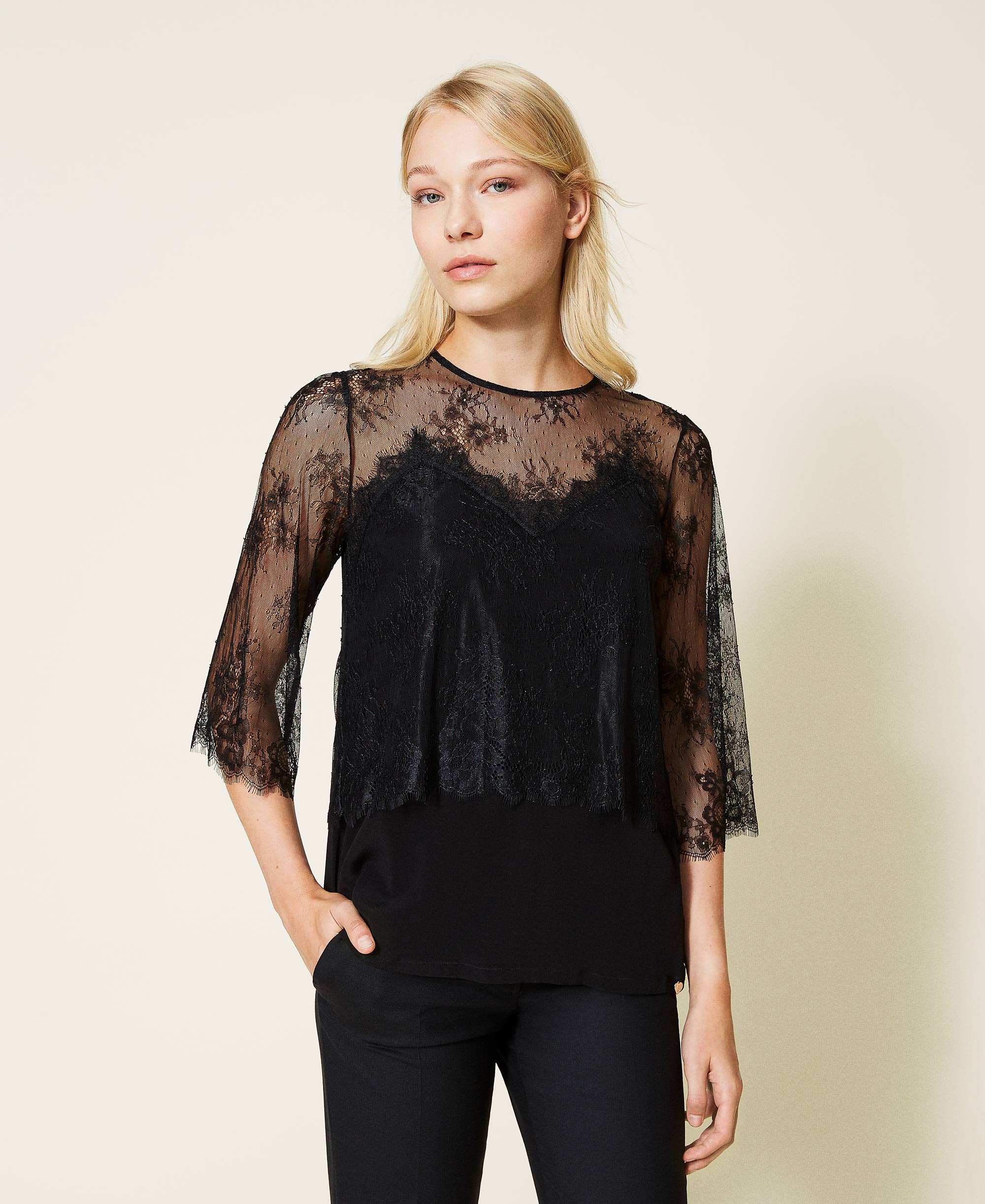 Chantilly lace blouse Woman, Black 