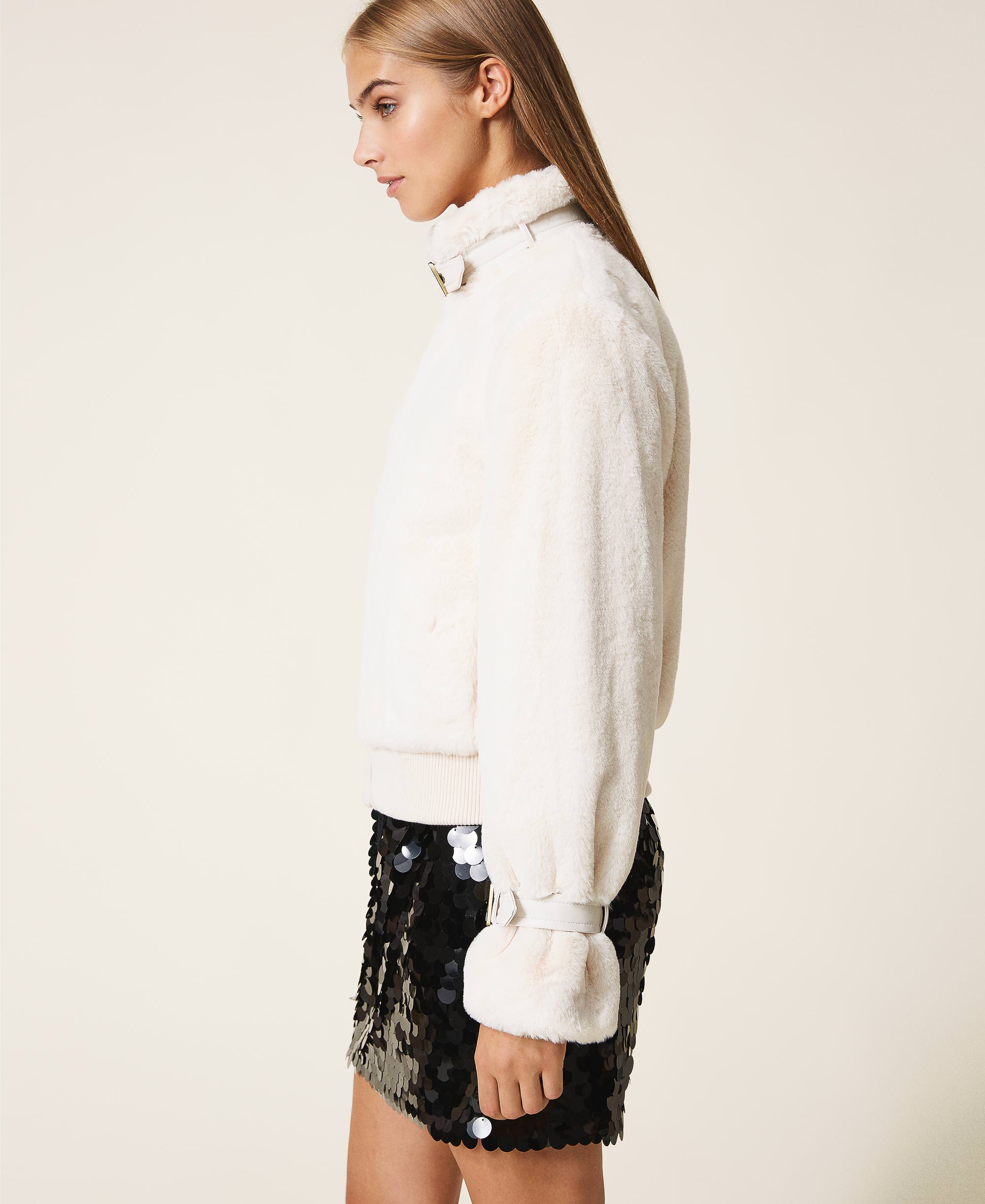 Women's White Elegant Long Sleeves Faux Fur Wrap Jacket with Pure colour