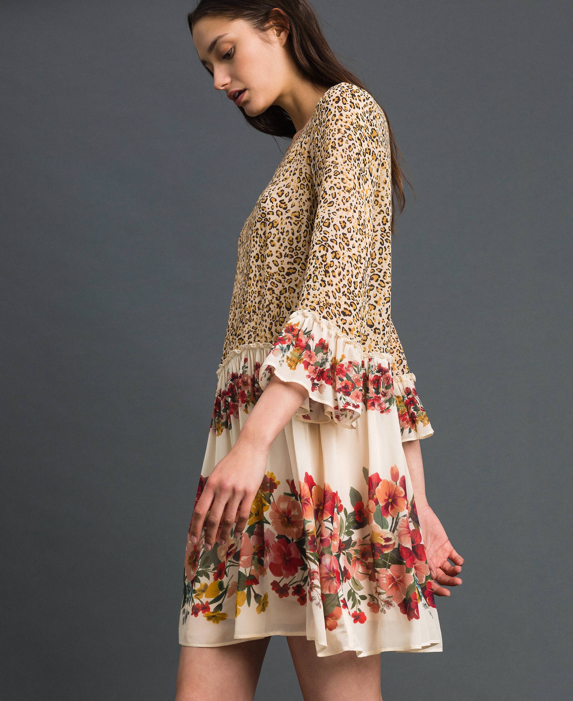 Abito con stampa a fiori e animalier