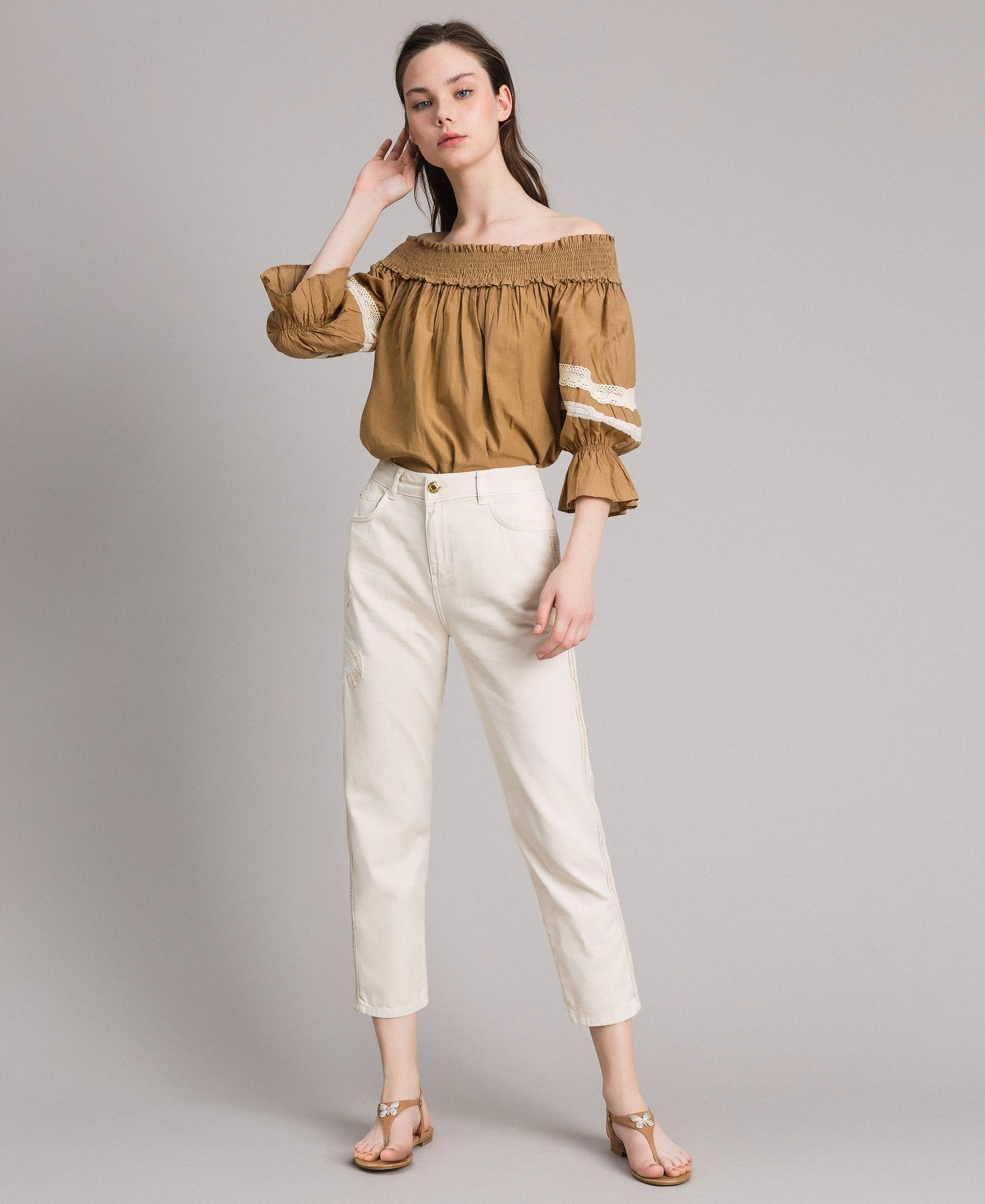 Pantaloni girlfriend con ricami