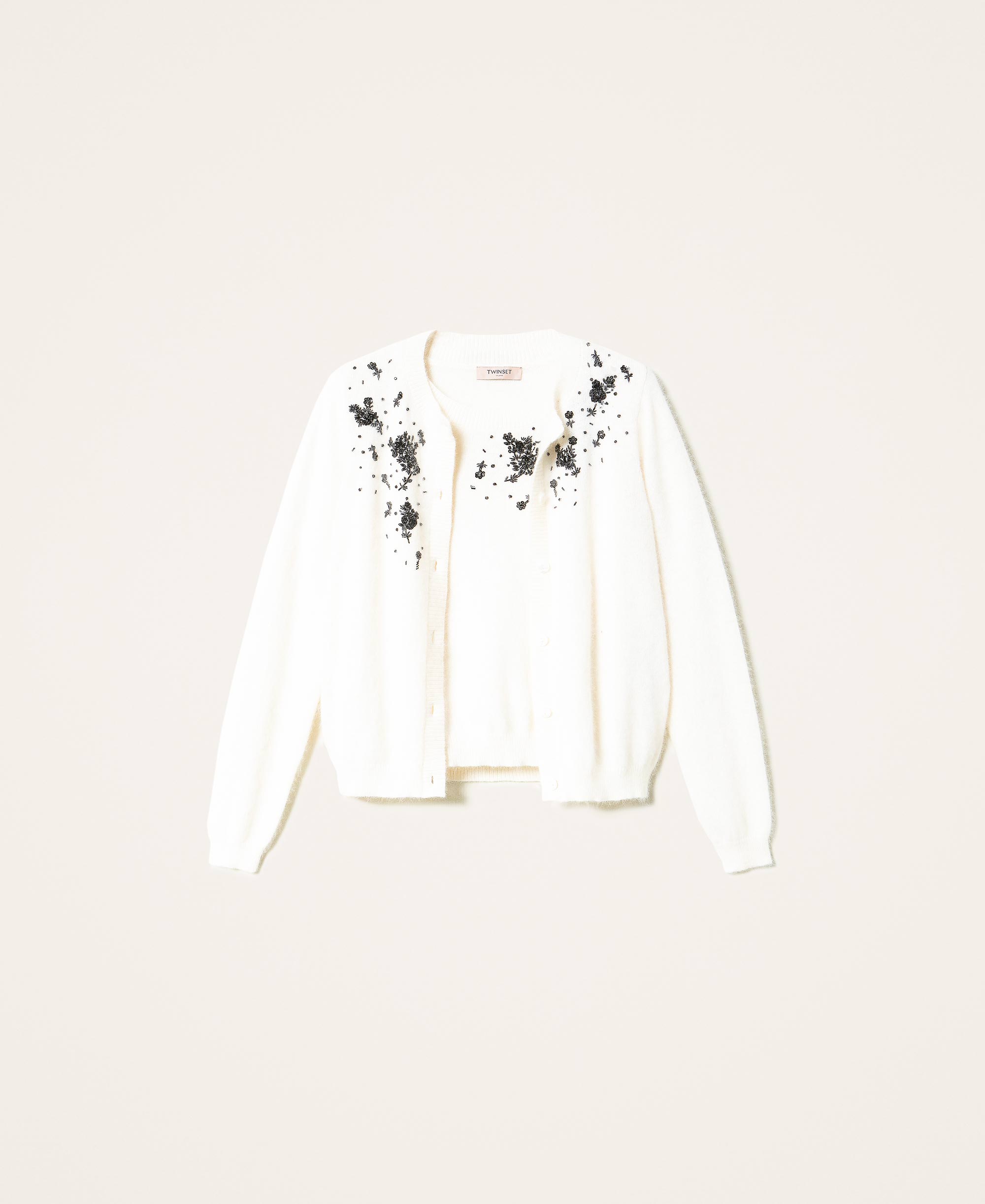LOOK CON BLAZER BLANCA WWW.DECHARCOENCHARCO.COM – DE CHARCO EN CHARCO