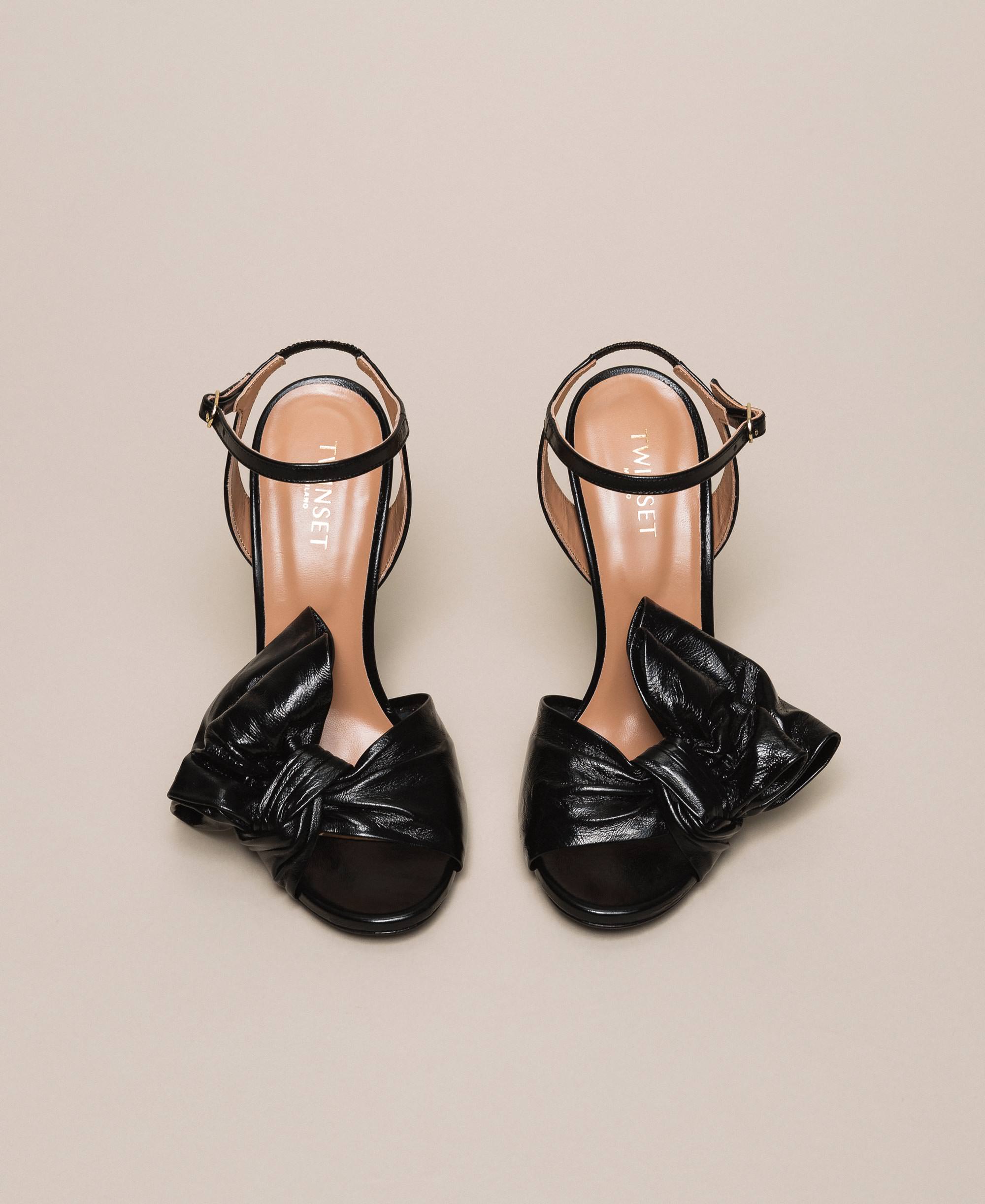 Sandali in vernice con maxi fiocco Donna, Nero | TWINSET Milano