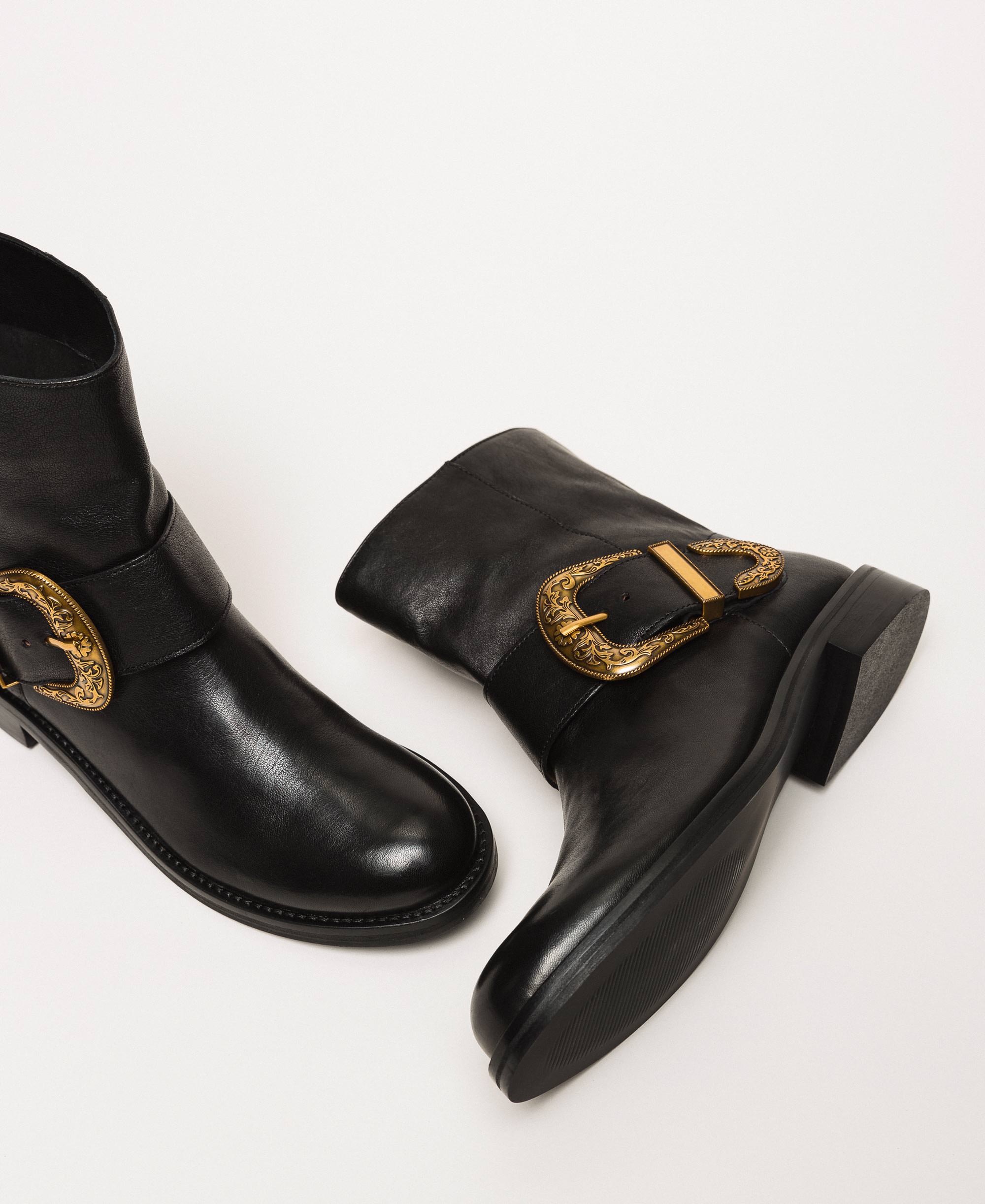 Stivali biker in pelle con maxi fibbia Donna, Nero | TWINSET Milano