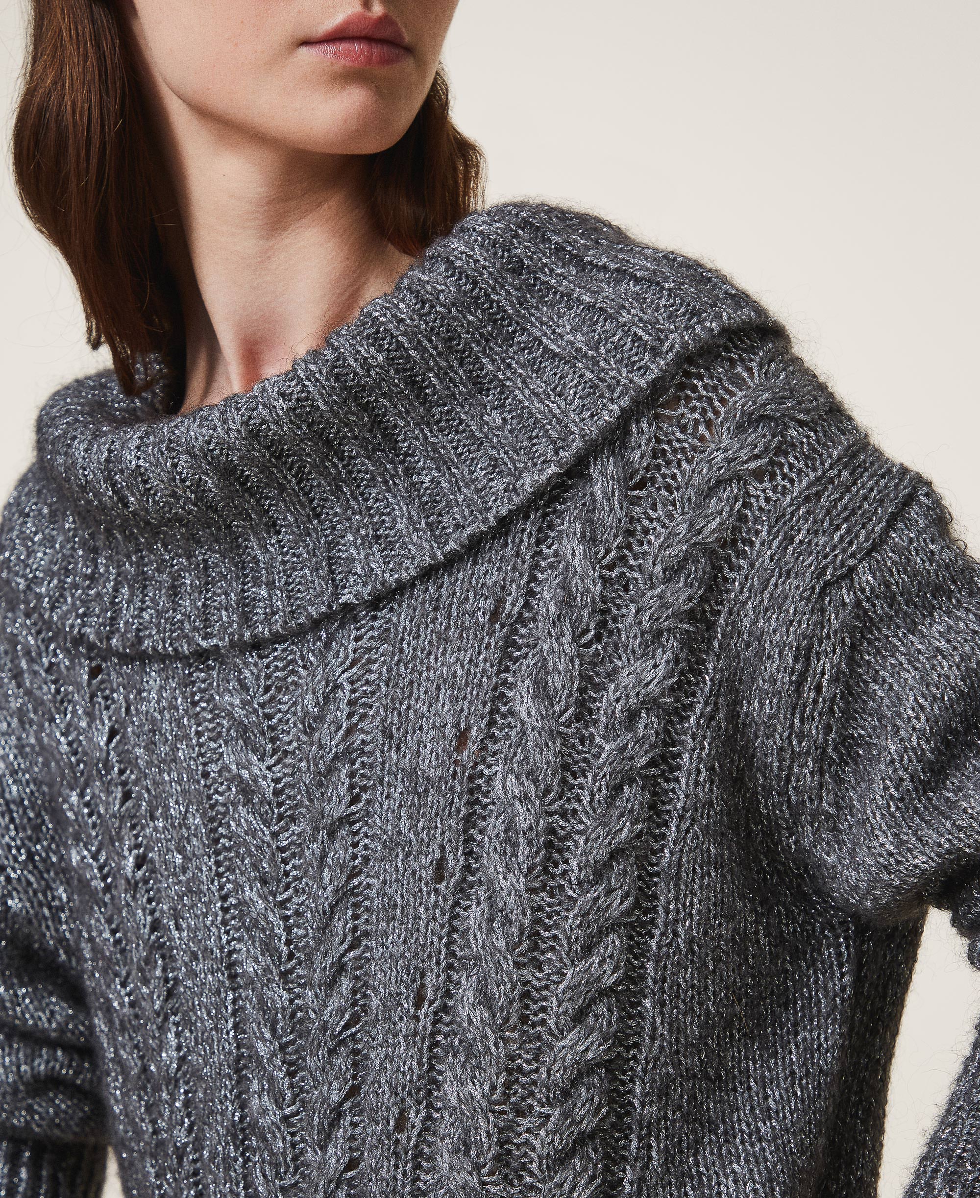 Mixed stitch and cable knit jumper 