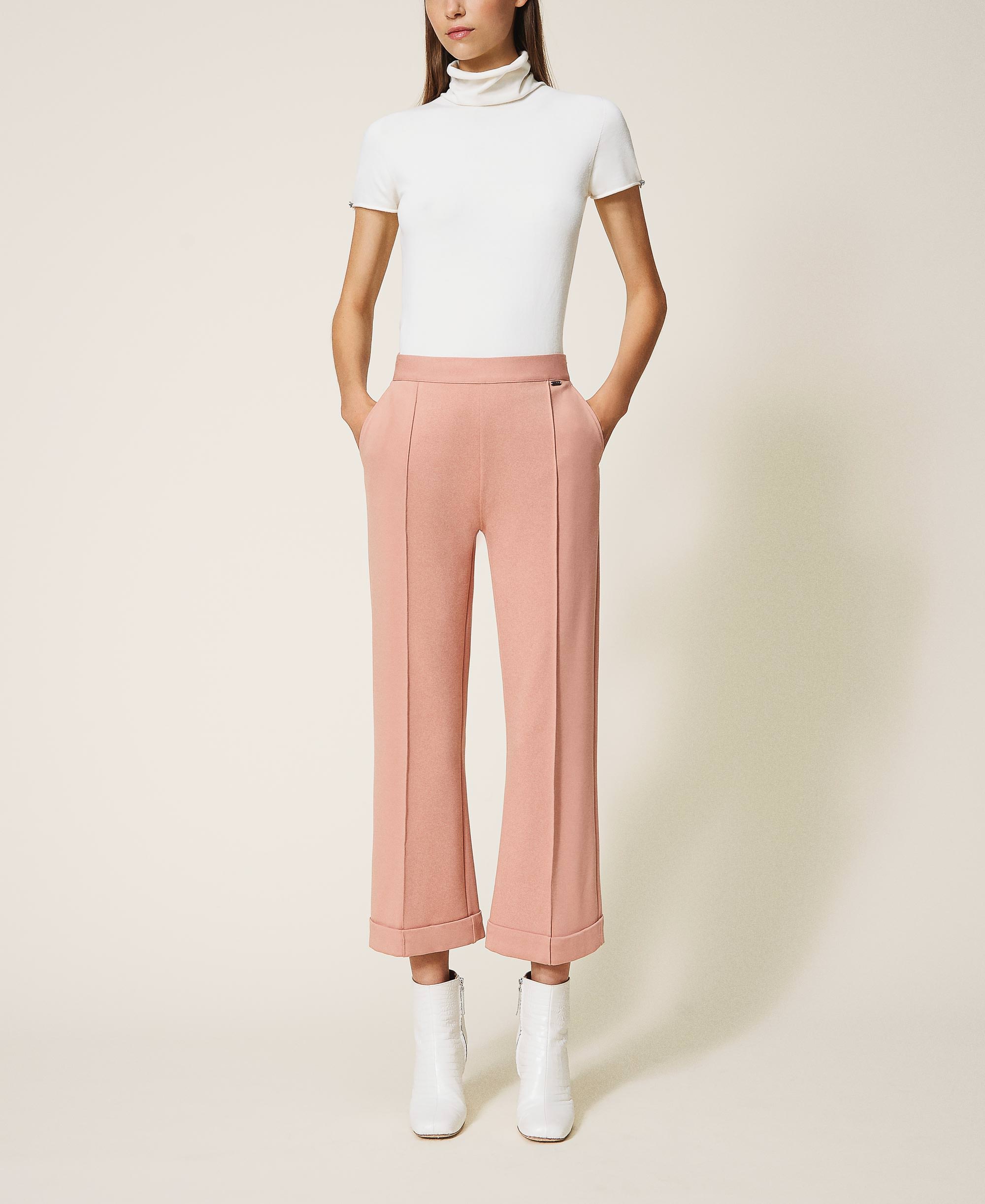 folded hem and stitching Woman 